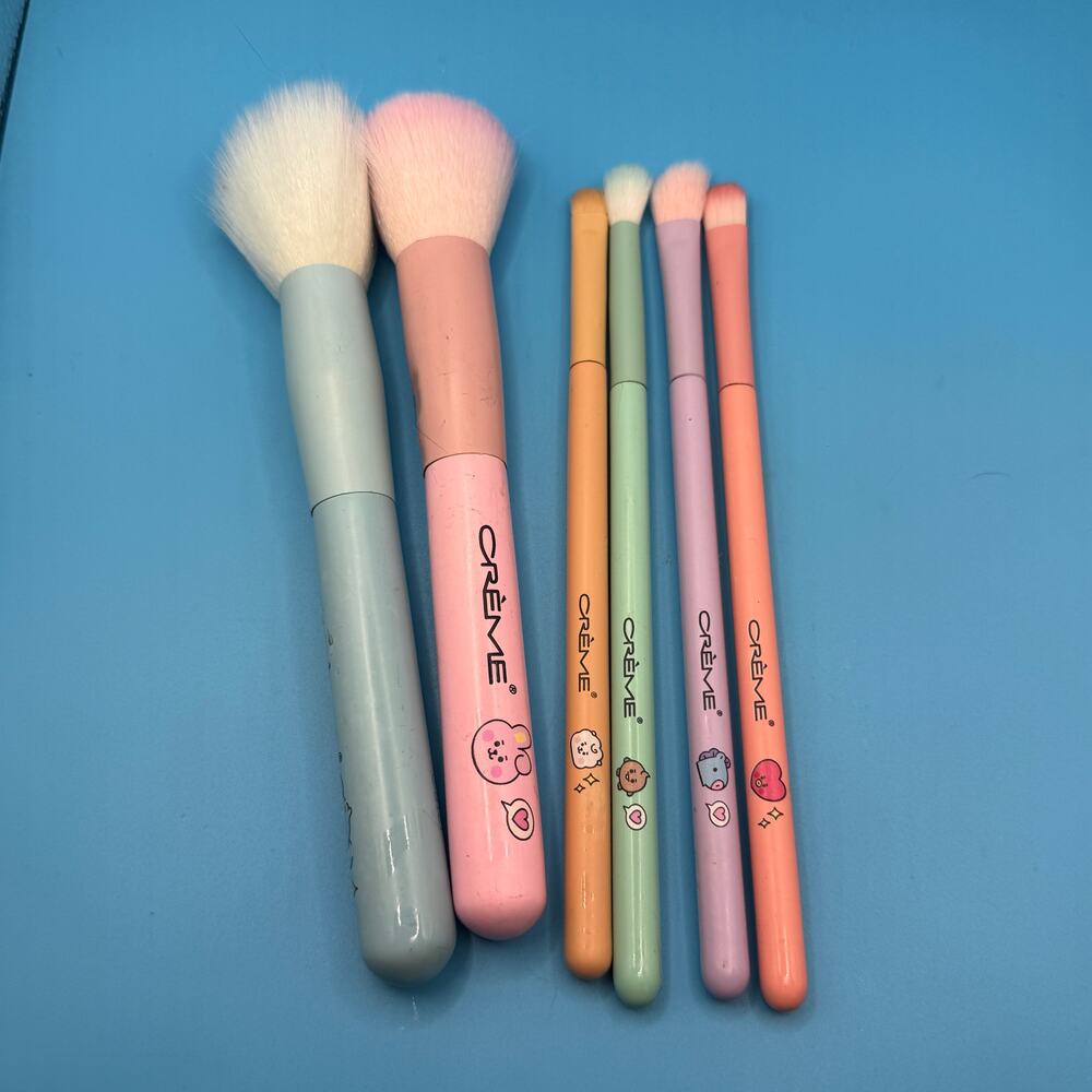 ⭐PICK 3/$15 The Creme Shop 6 Piece Set Makeup Brushes